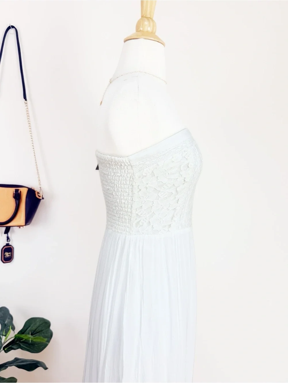 💋Abercrombie & Fitch White Strapless Lace Maxi Dress